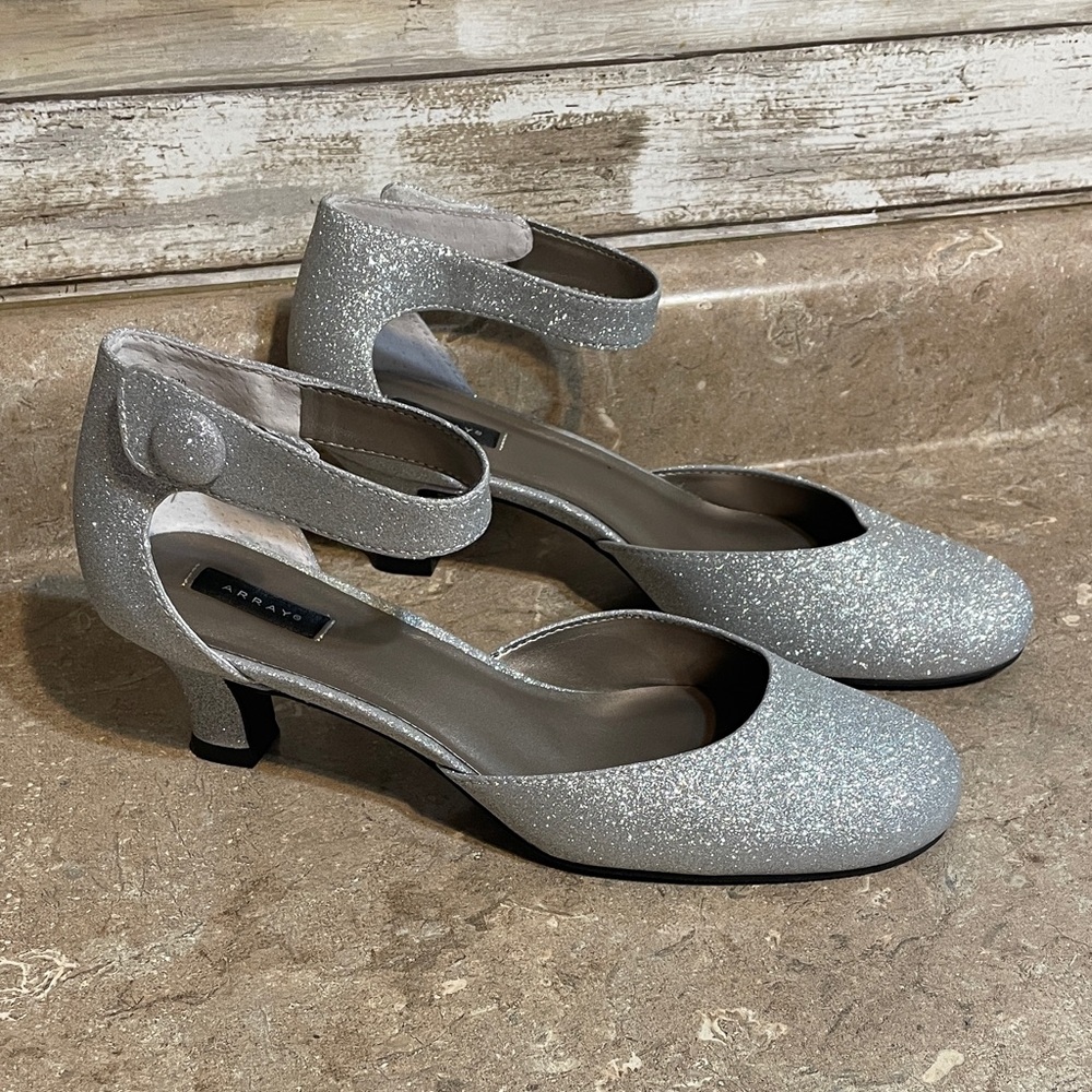 Array Size 8.5 W Silver Glitter Heels